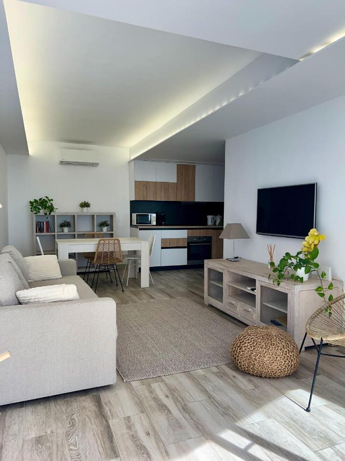 Apartment Paseo Aguadulce  Exterior photo